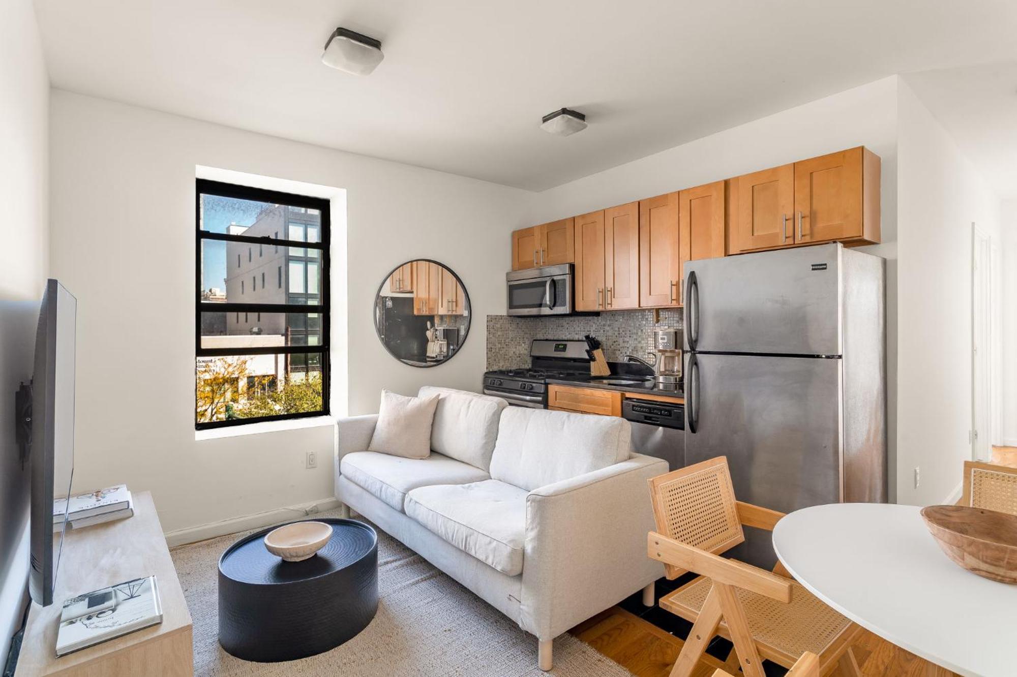 Apartment Chic 3bd 1bath Space Close To East River Walk *