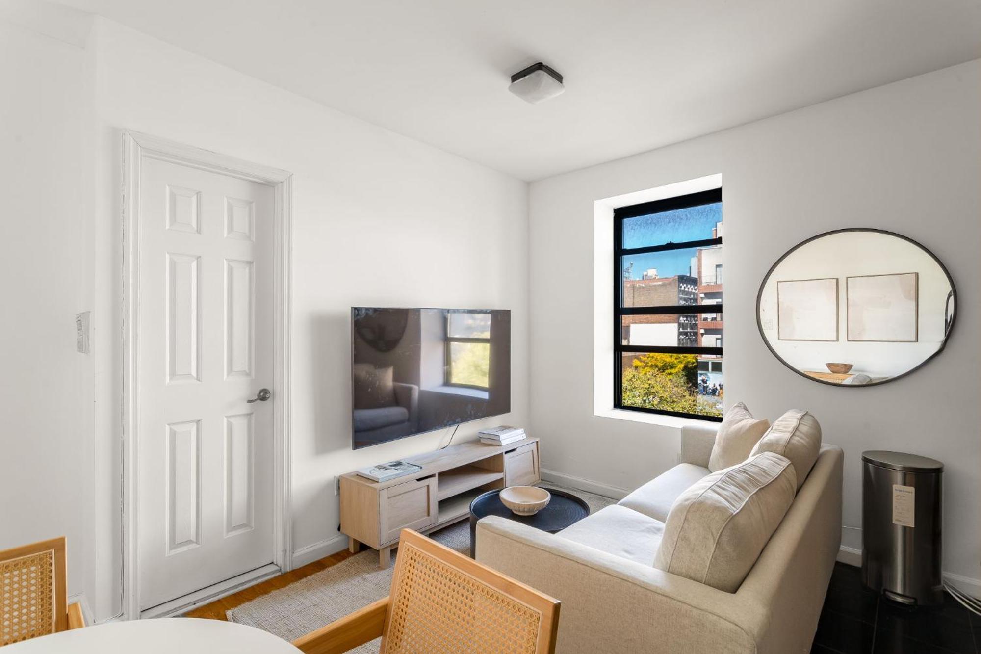 Apartment Chic 3bd 1bath Space Close To East River Walk *